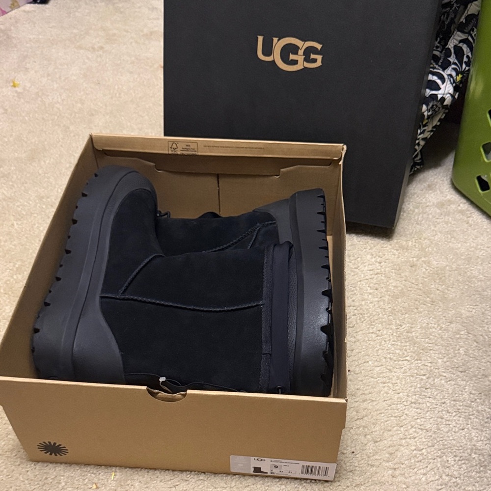 UGG Men’s Black Suede Lug Sole Boot